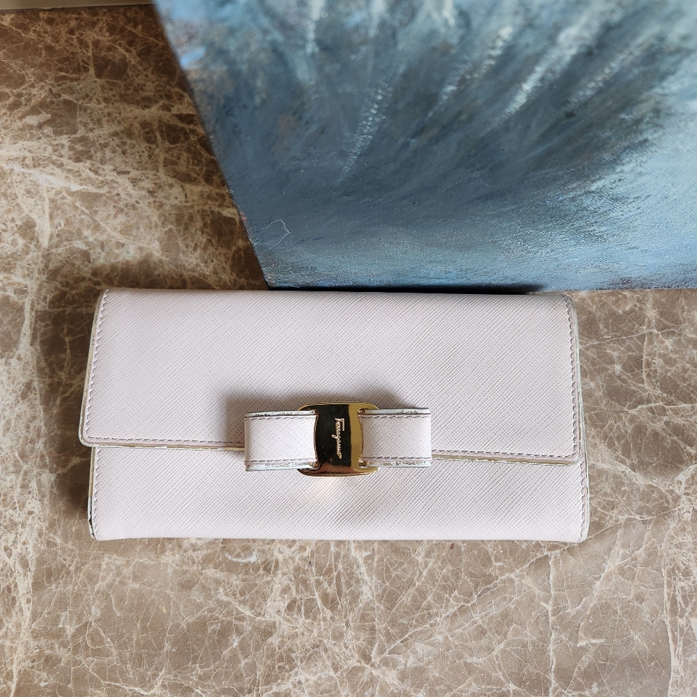 Salvatore Ferragamo White Wallet Luxurious Design